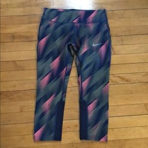 Nike dri-fit cropped legging